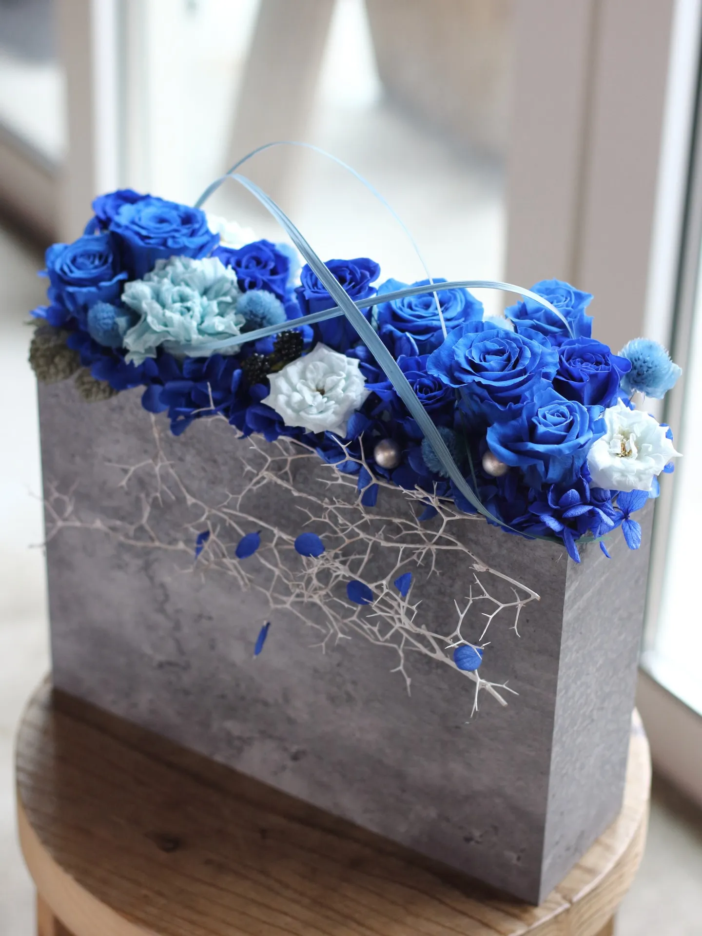 プリザーブドフラワーのオーダーアレンジメント。